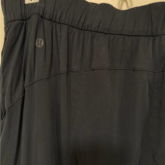 Lululemon Athletica Black Cupro Capris Cargo Pants - Picture 10 of 13